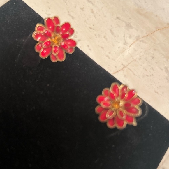 Weiss  Vintage Screw Back Earrings - Picture 2 of 6